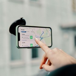 FIDLOCK-VACUUM-car-suction-base-handy-quer_800x800